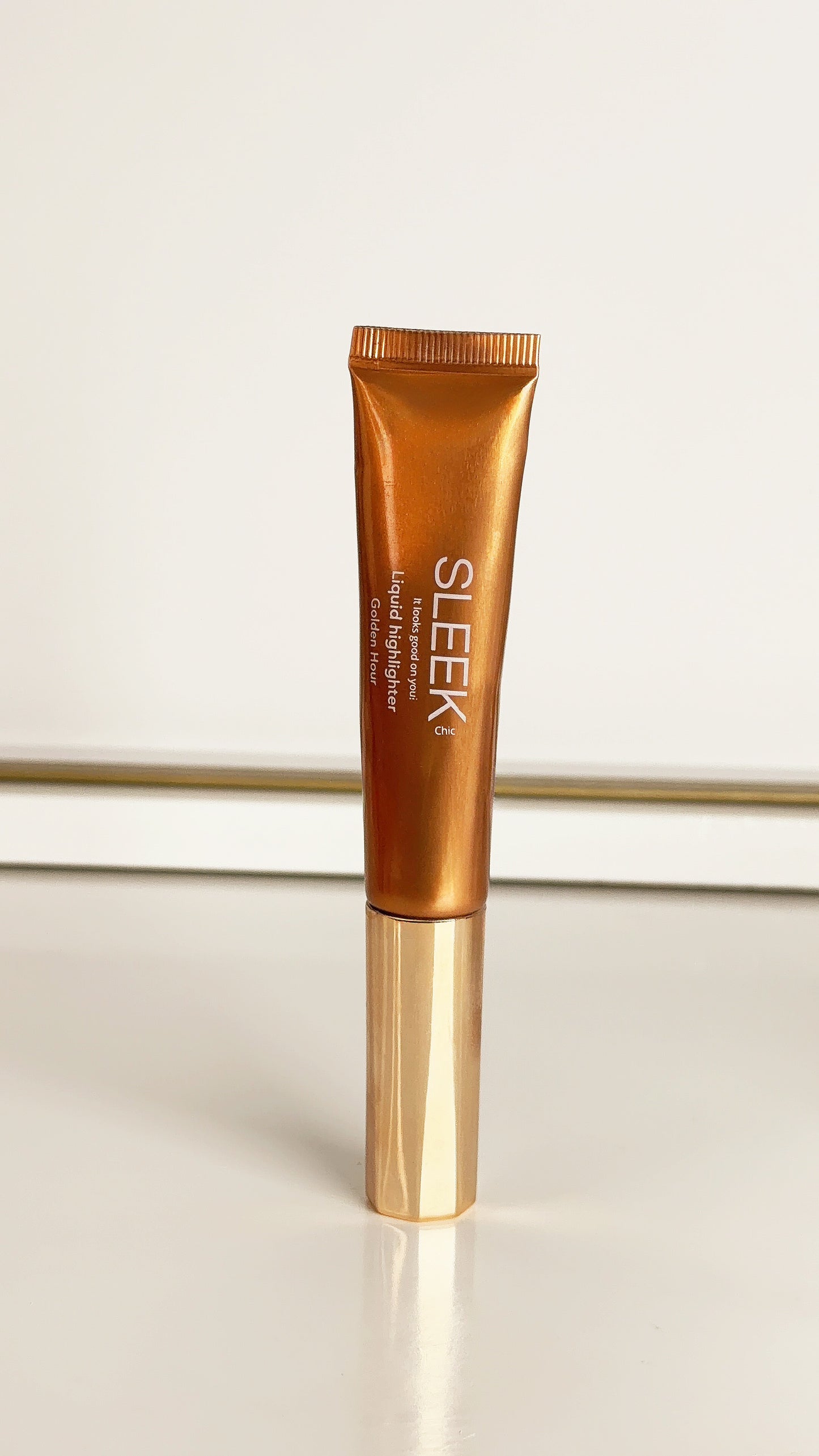 Golden Hour liquid Highlighter