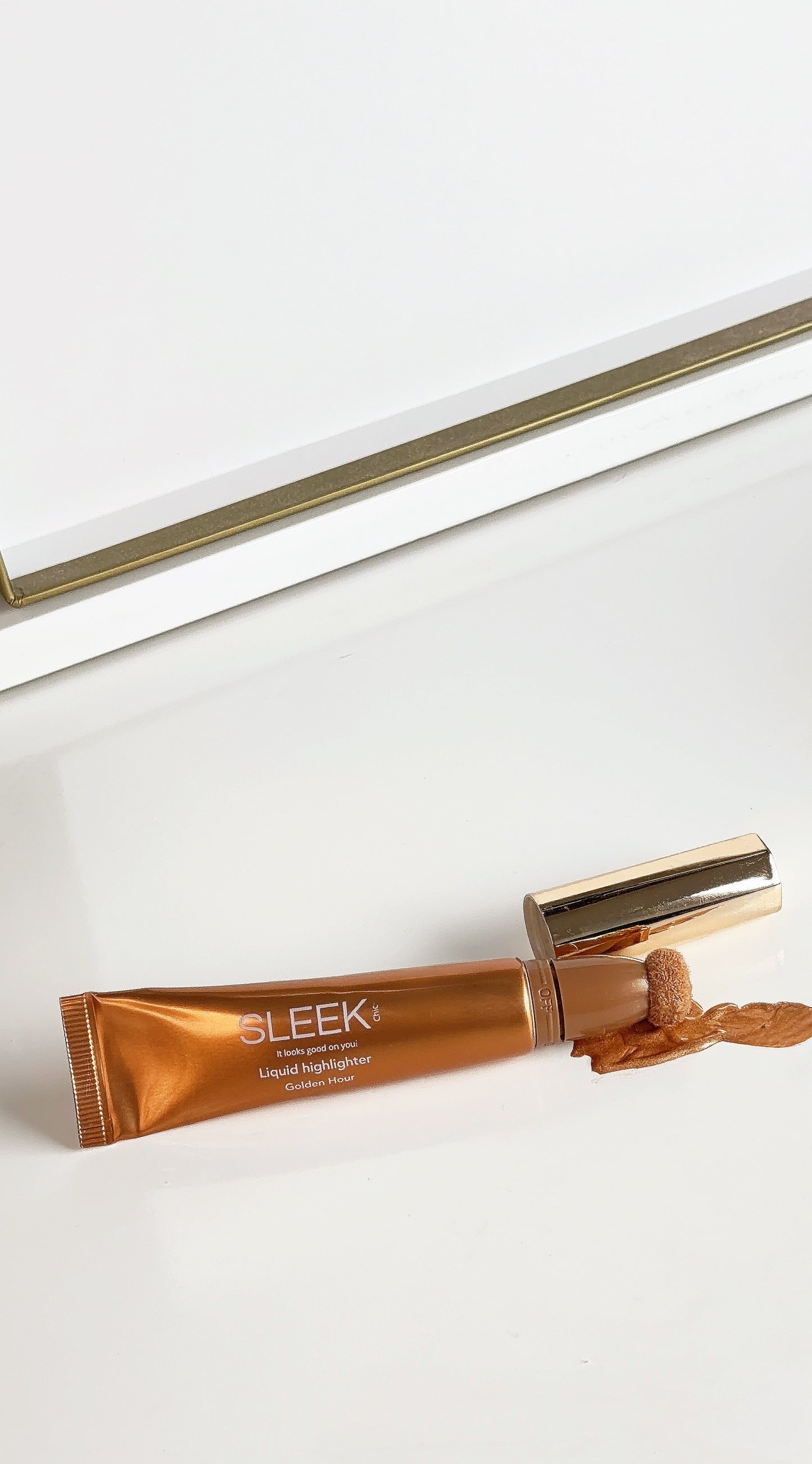 Golden Hour liquid Highlighter