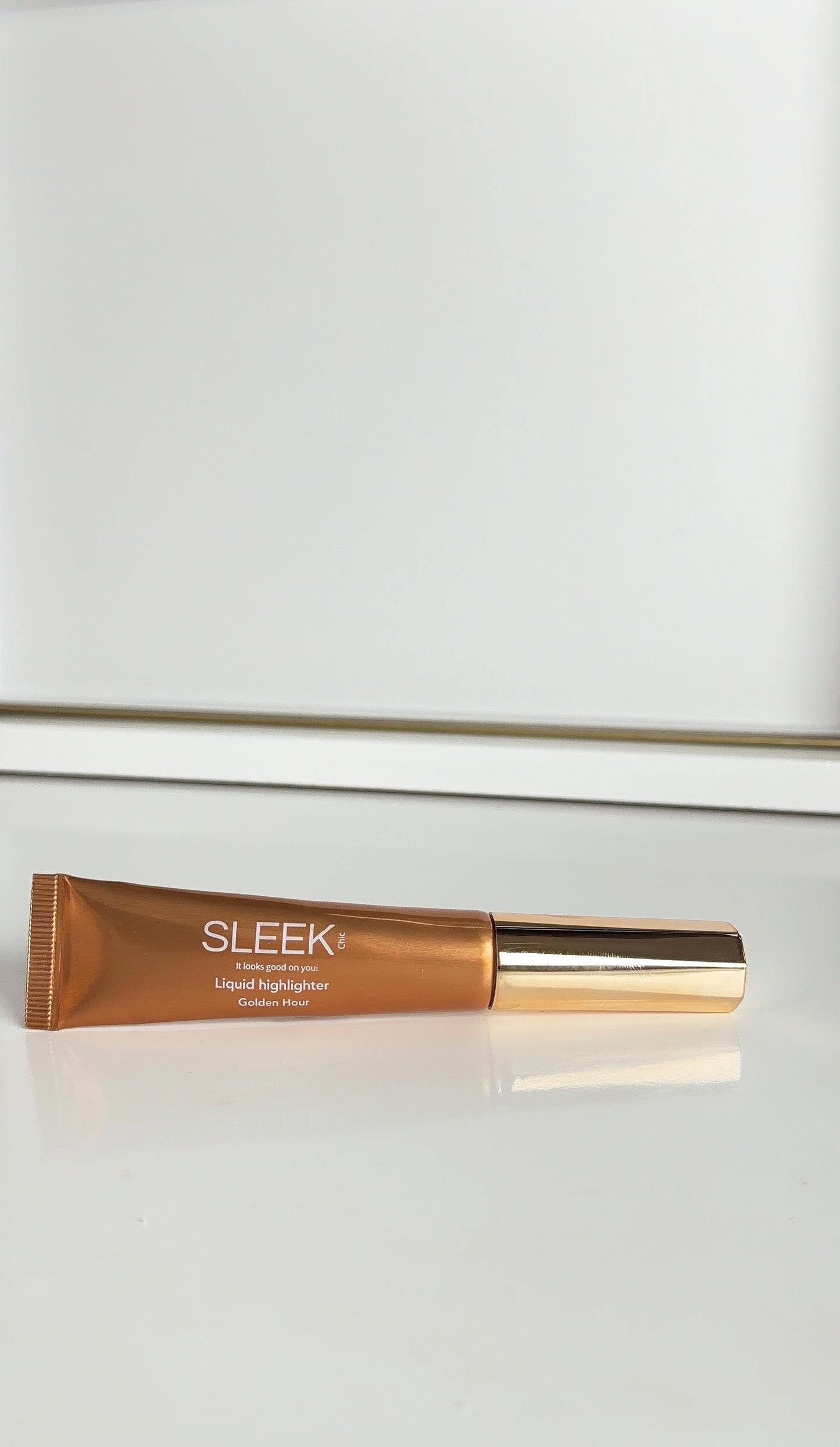 Golden Hour liquid Highlighter