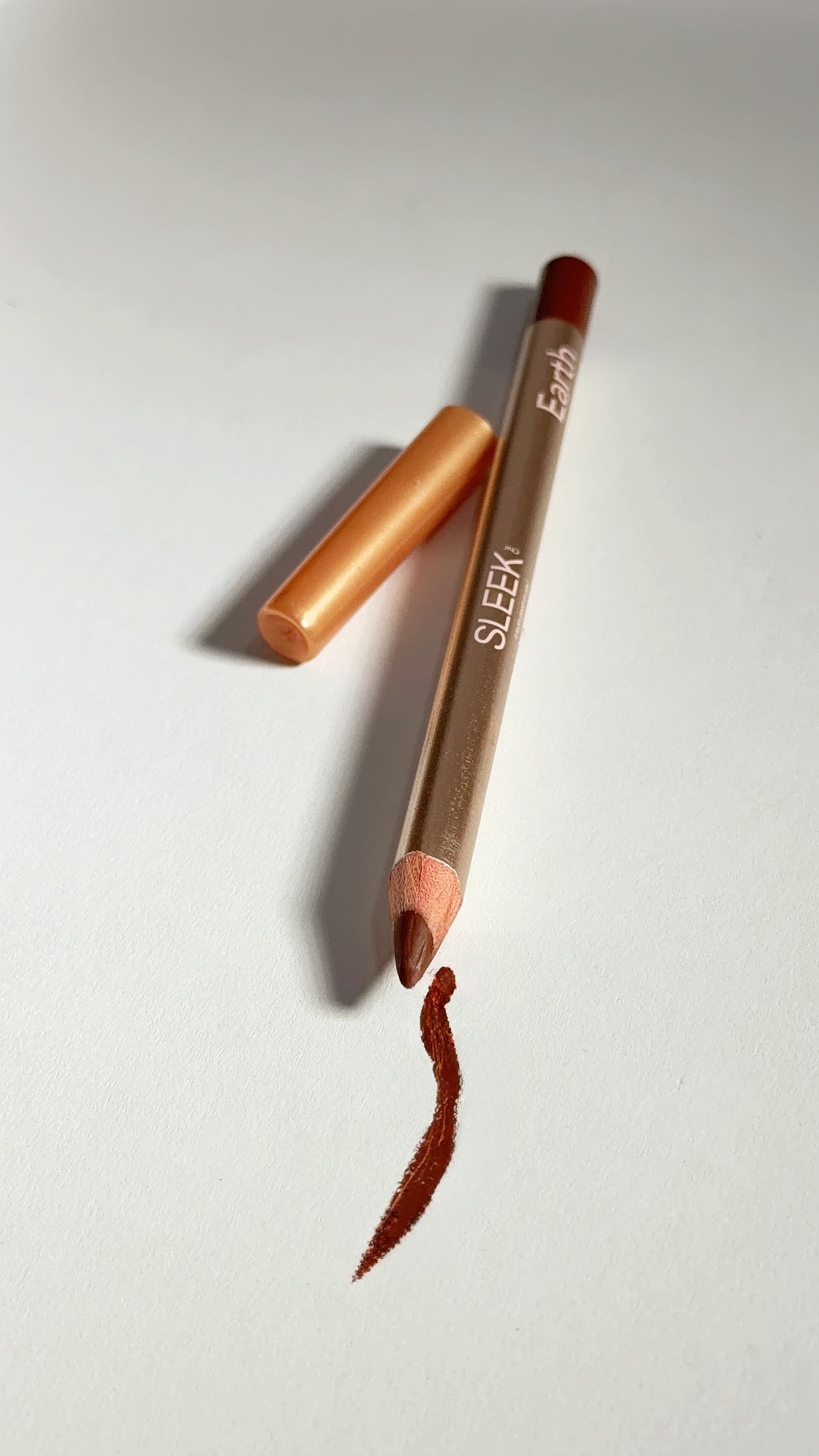Earth - Sleek Chic lip liner